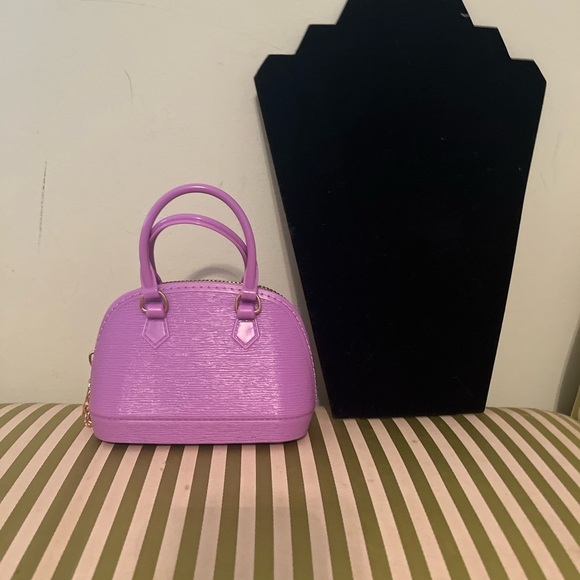 Elegant Purple Handbag Charm - Picture 2 of 8